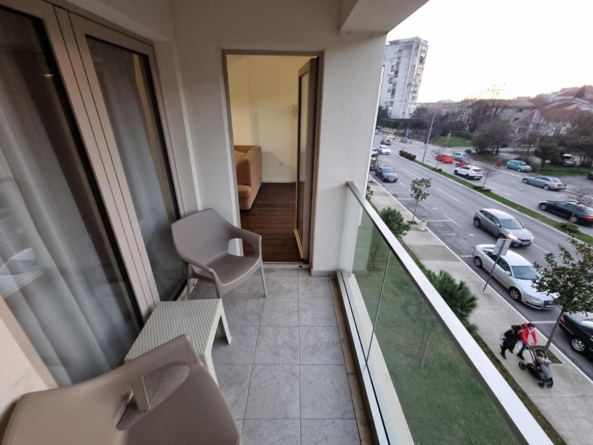 Stan Na Dan Podgorica Lägenhet Exteriör bild